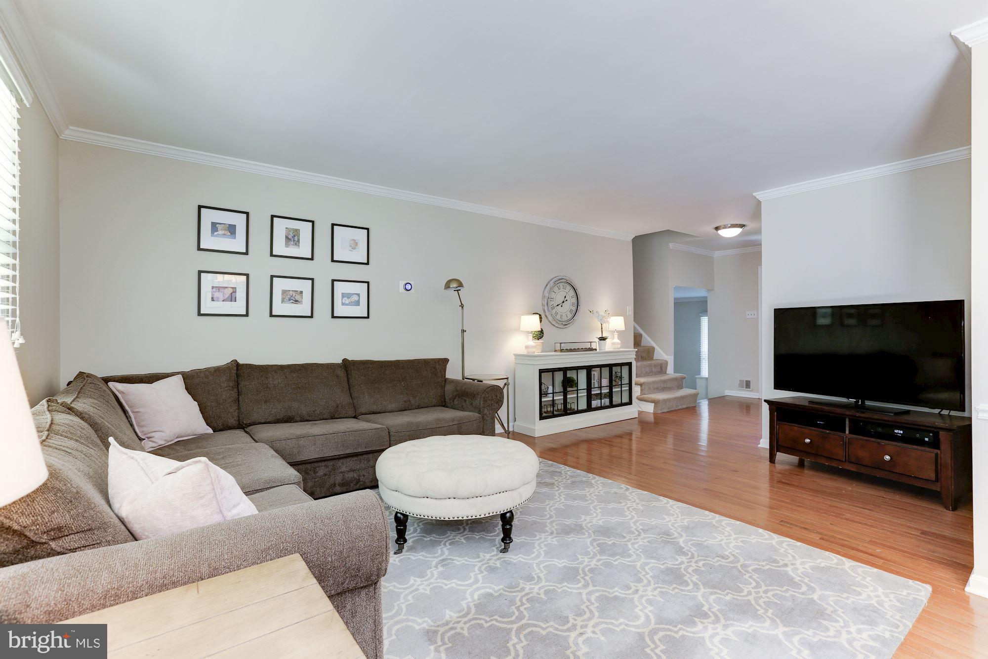 12335 Coleraine Court Reston, VA 20191 - Photo 12 of 84 Living Room