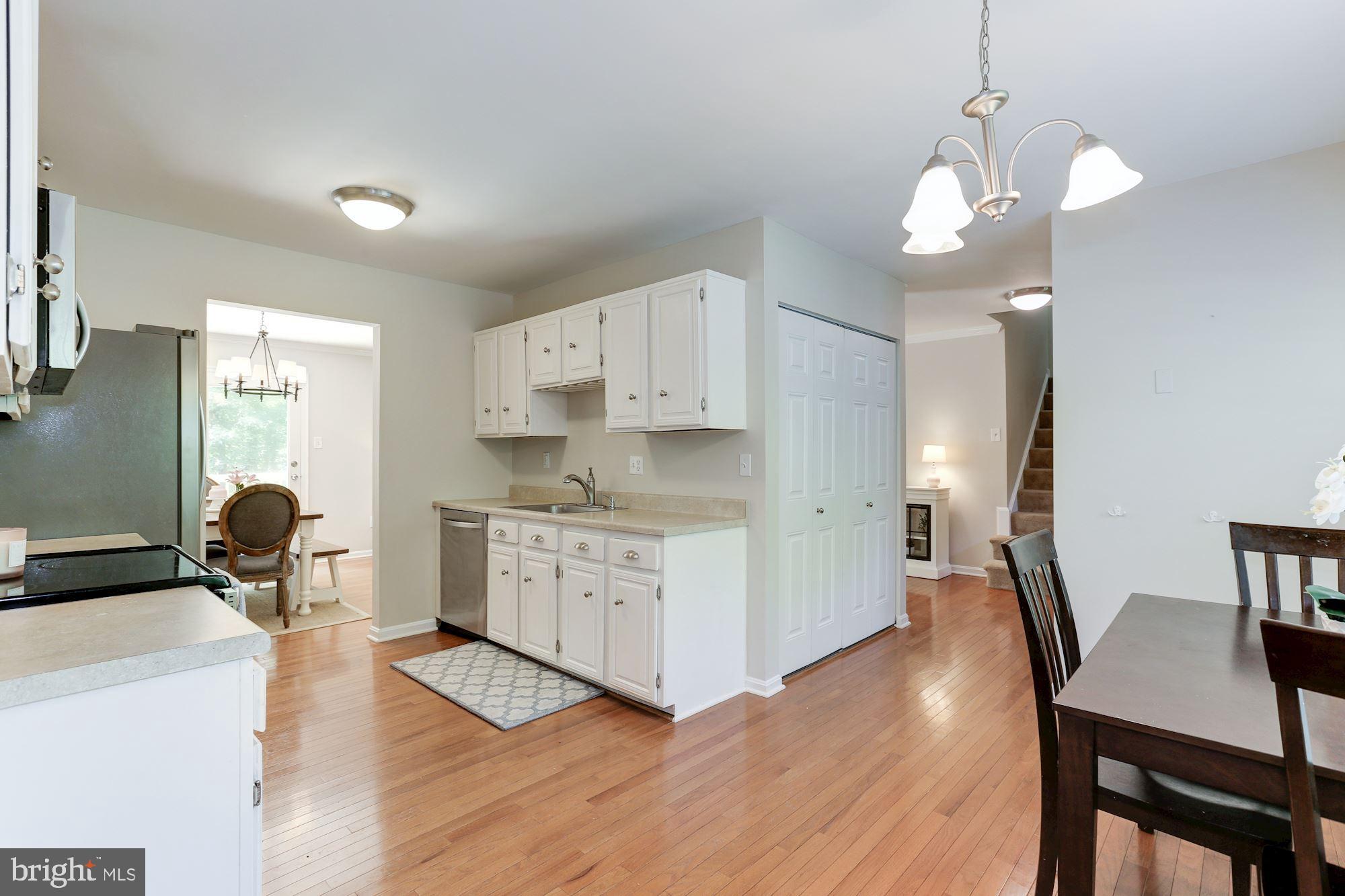 12335 Coleraine Court Reston, VA 20191 - Photo 25 of 84 Kitchen