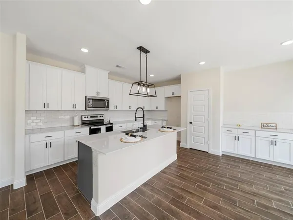$300,000 | 103 Brooks Drive, Terrell, TX 75160