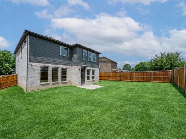 $300,000 | 103 Brooks Drive, Terrell, TX 75160