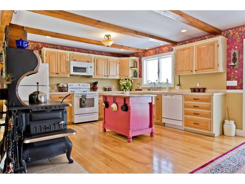 186 Hallowell Road Pownal, ME 04069 - Photo 8 of 25 Kitchen.