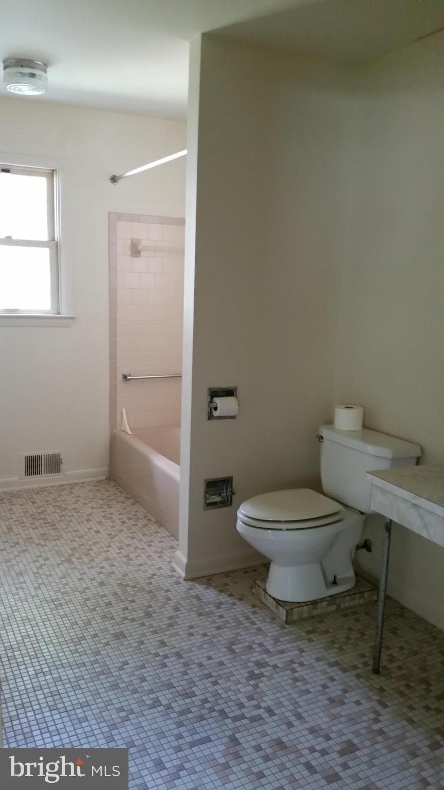8705 Crest Road Severn, MD 21144 - Photo 6 of 13 Spacious hall bath