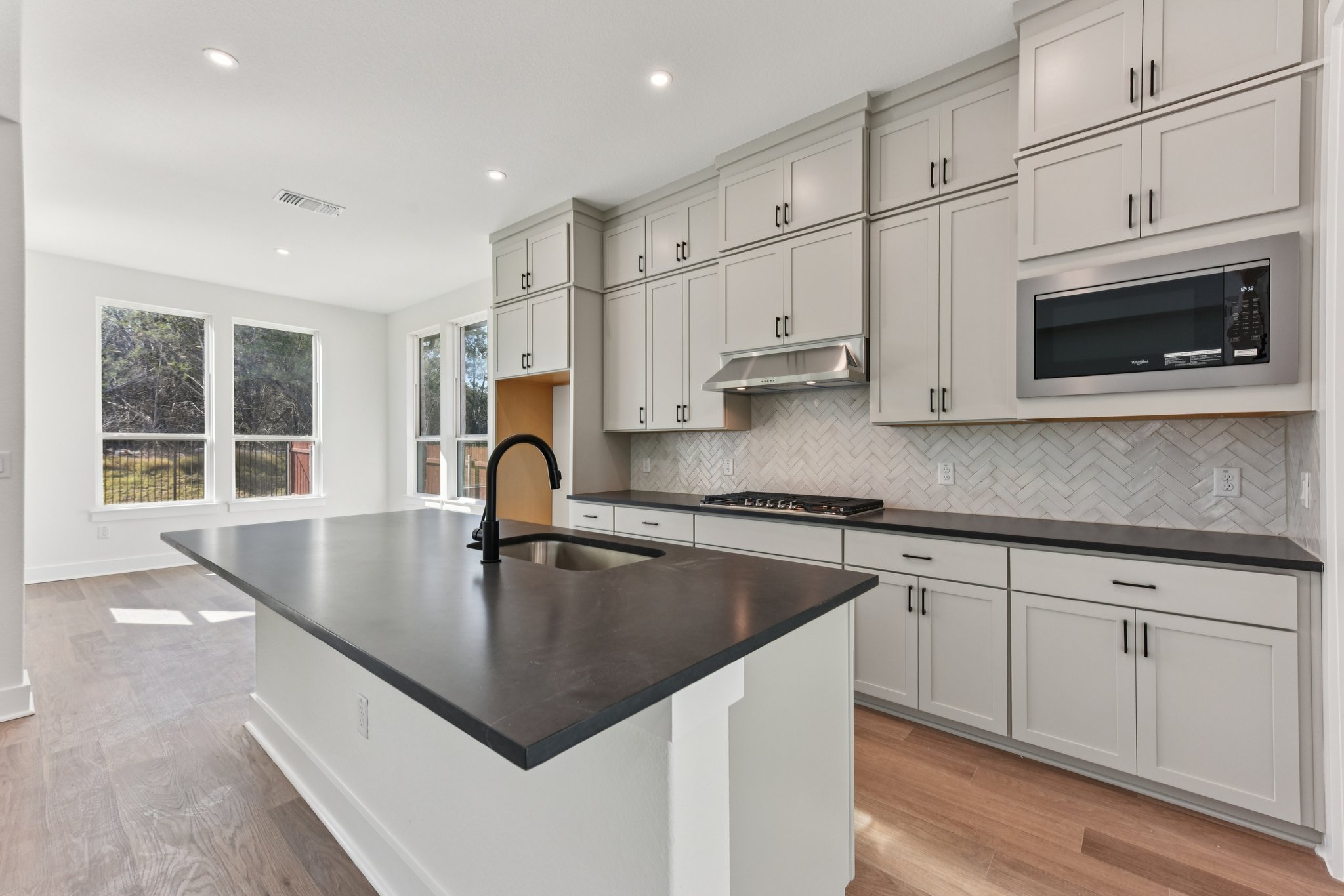 1242 Robin Trail Round Rock, TX 78681 - Photo 9 of 34