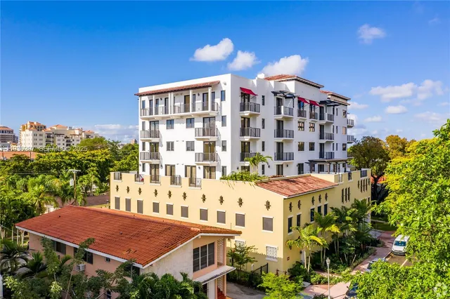 $5,100 | 1091 Galiano Street, Unit 306, Coral Gables, FL 33134