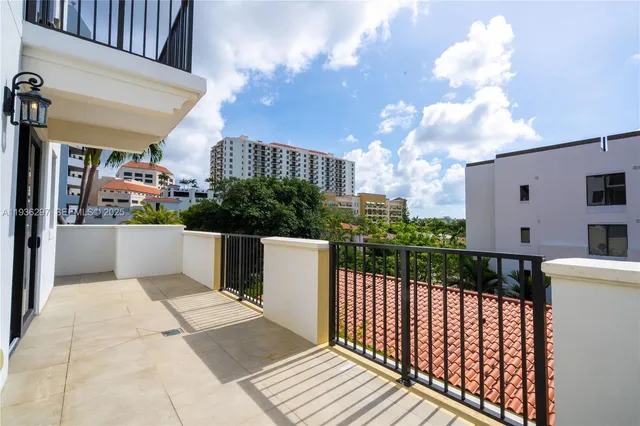 $5,100 | 1091 Galiano Street, Unit 306, Coral Gables, FL 33134