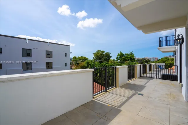 $5,100 | 1091 Galiano Street, Unit 306, Coral Gables, FL 33134