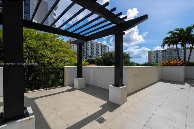 $5,100 | 1091 Galiano Street, Unit 306, Coral Gables, FL 33134