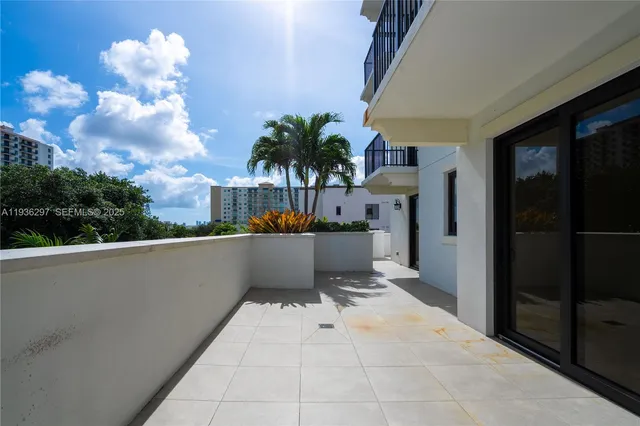 $5,100 | 1091 Galiano Street, Unit 306, Coral Gables, FL 33134