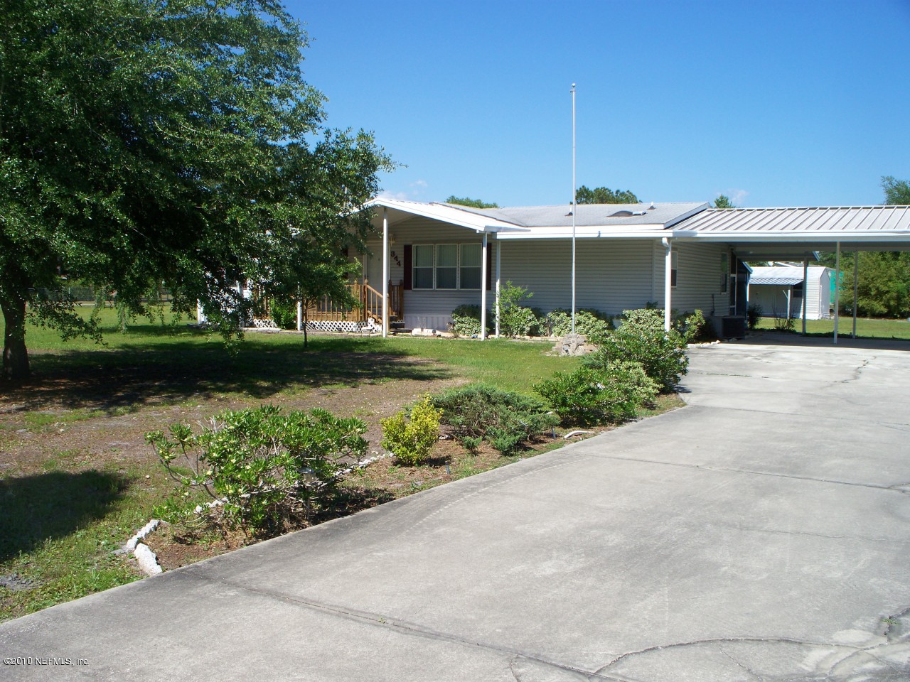 344 Stokes Landing Road Palatka, FL 32177 - Photo 15 of 15 Front Drive