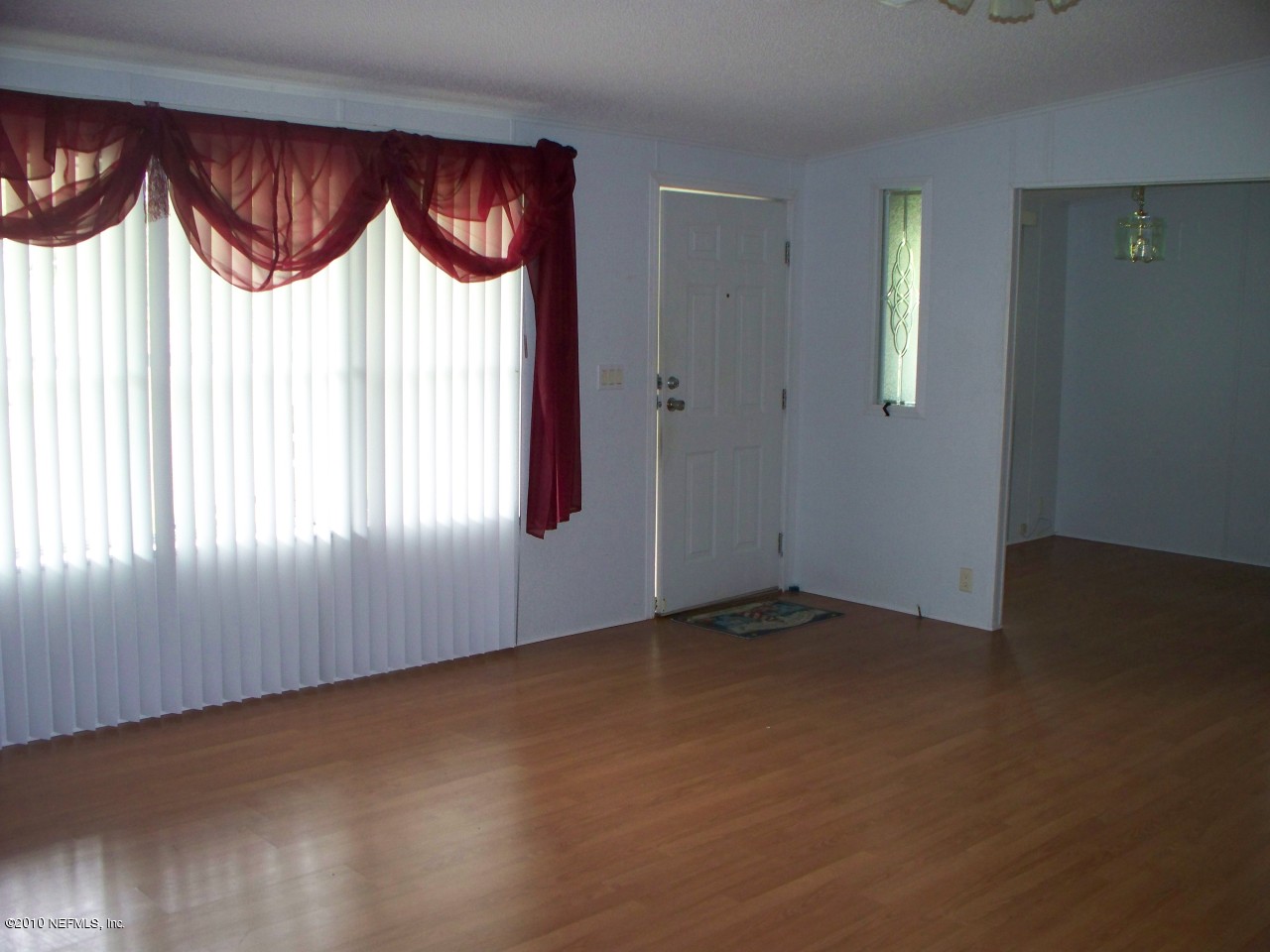 344 Stokes Landing Road Palatka, FL 32177 - Photo 3 of 15 Living Room