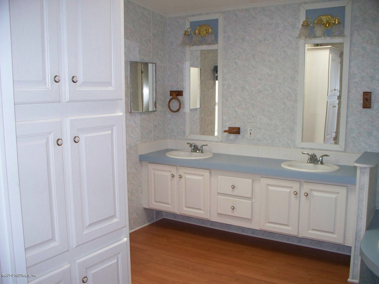 344 Stokes Landing Road Palatka, FL 32177 - Photo 4 of 15 Master Bath Vanities