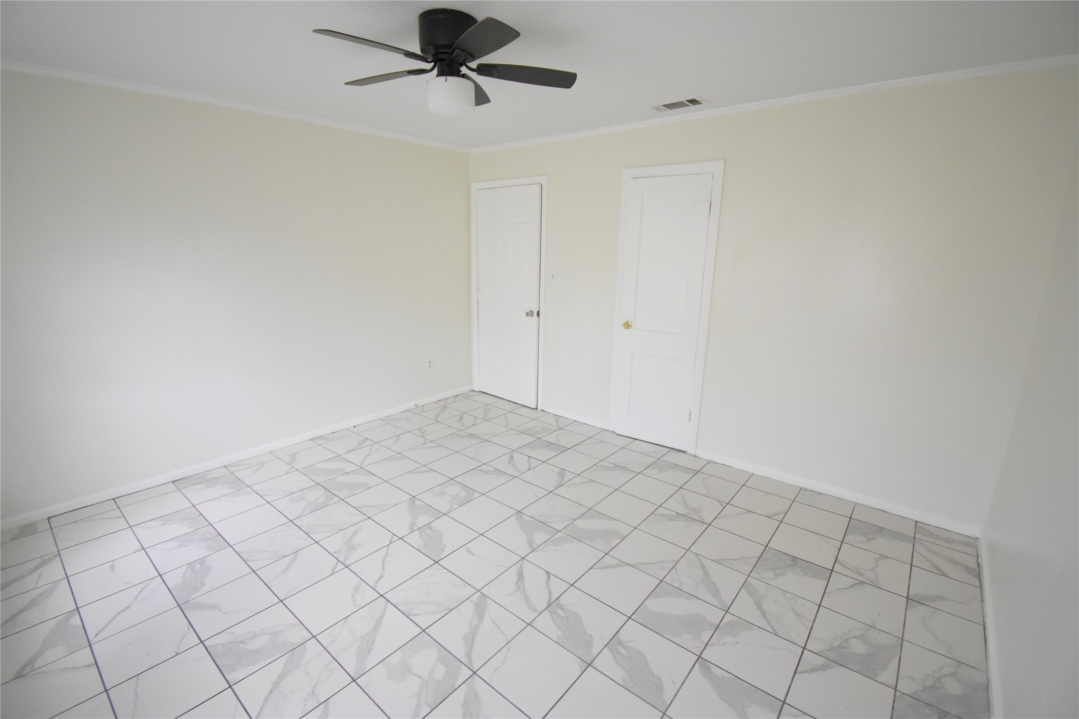 6229 Clover Ridge Street Houston, TX 77087 - Photo 23 of 25 a view of an empty room