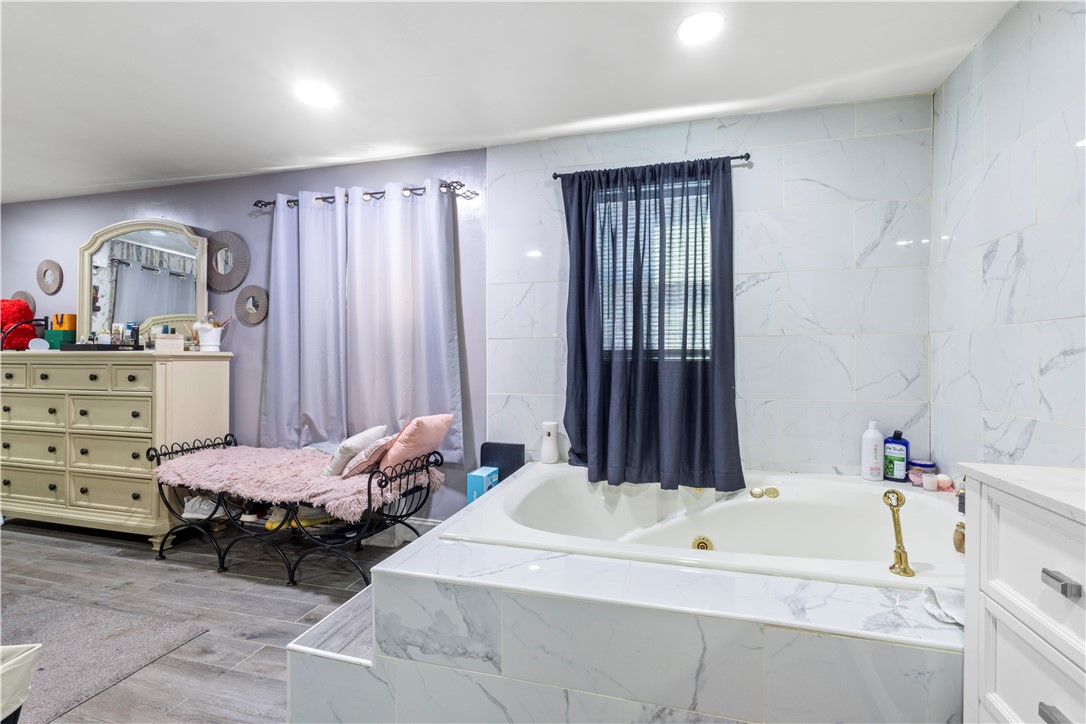 236 Gallatin Street Providence, RI 02907 - Photo 20 of 33