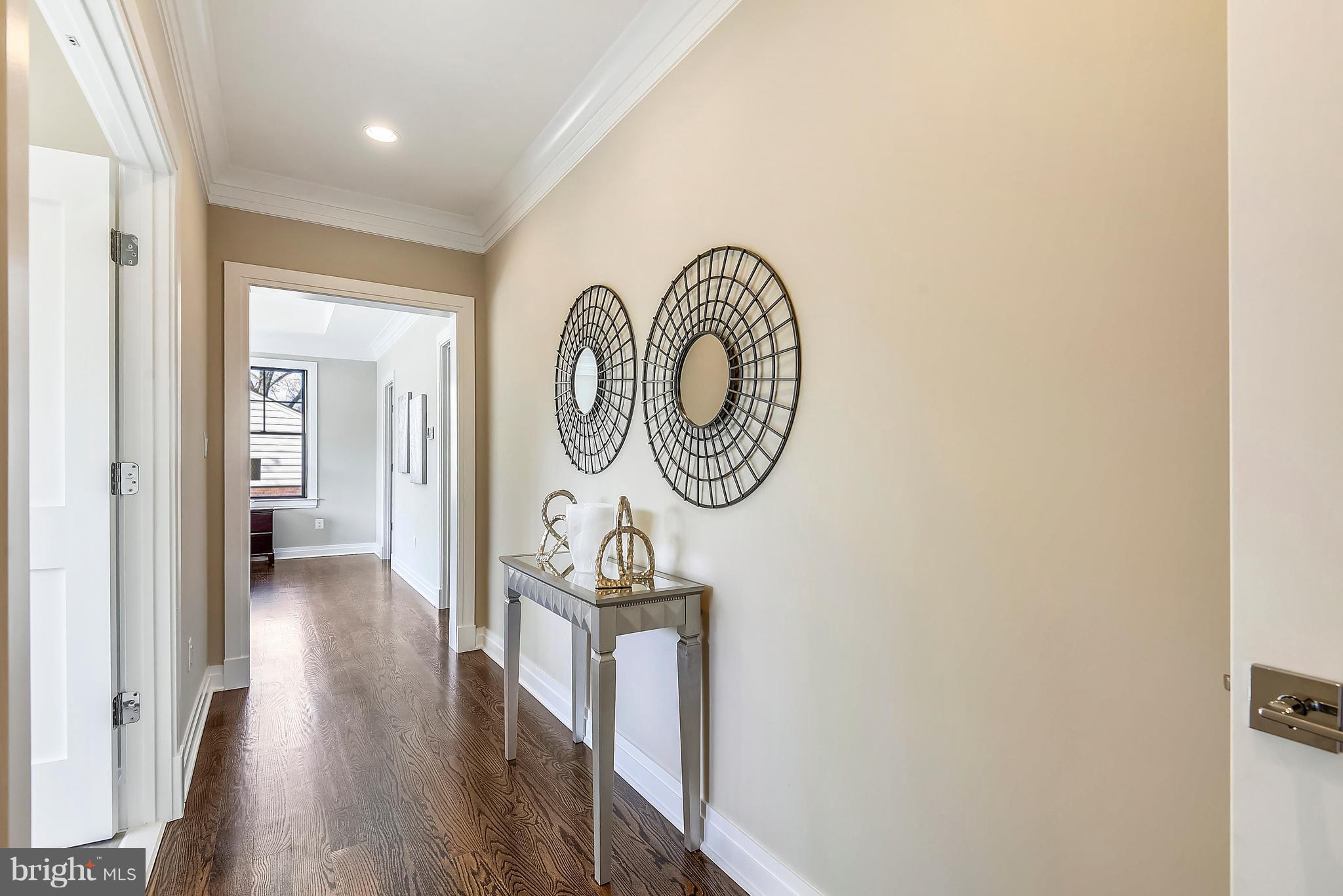 7204 Marbury Road Bethesda, MD 20817 - Photo 31 of 58 Upper Level Hallway
