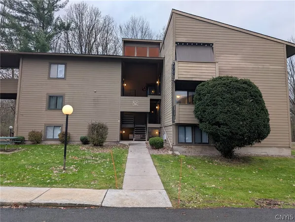 $1,400 | 273 Watertree Drive, De Witt, NY 13057