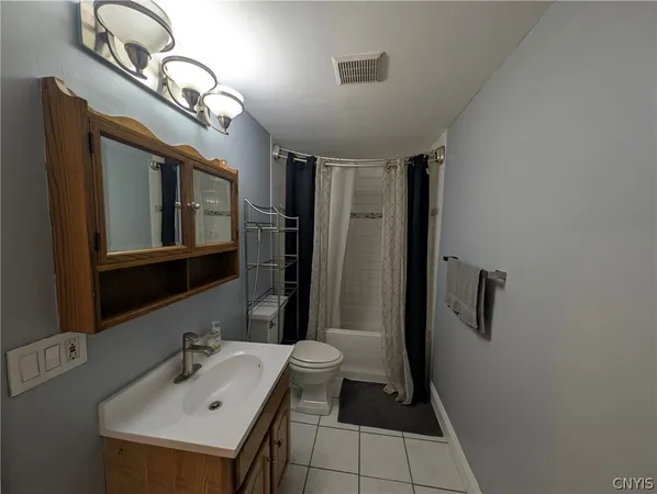 $1,400 | 273 Watertree Drive, De Witt, NY 13057