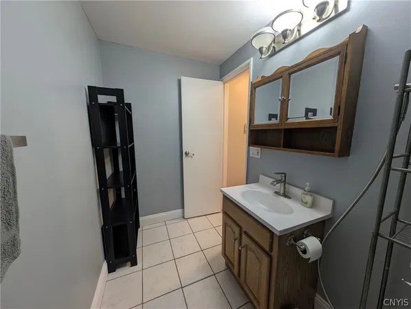 $1,400 | 273 Watertree Drive, De Witt, NY 13057