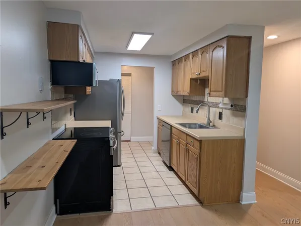 $1,400 | 273 Watertree Drive, De Witt, NY 13057