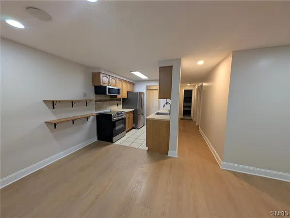 $1,400 | 273 Watertree Drive, De Witt, NY 13057