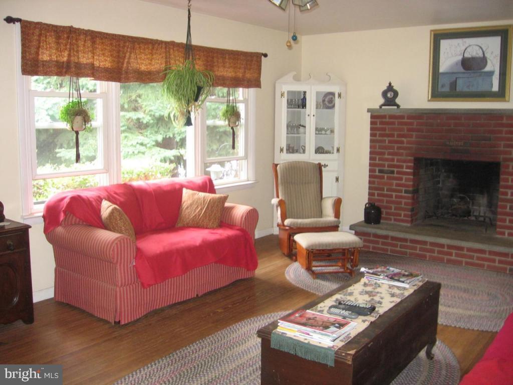 60 Forney Drive Lititz, PA 17543 - Photo 4 of 19 Gallery Image 4