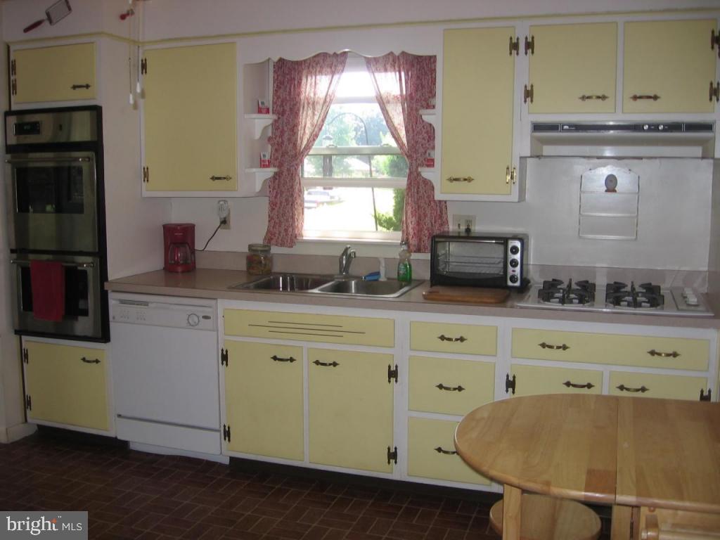 60 Forney Drive Lititz, PA 17543 - Photo 6 of 19 Gallery Image 6