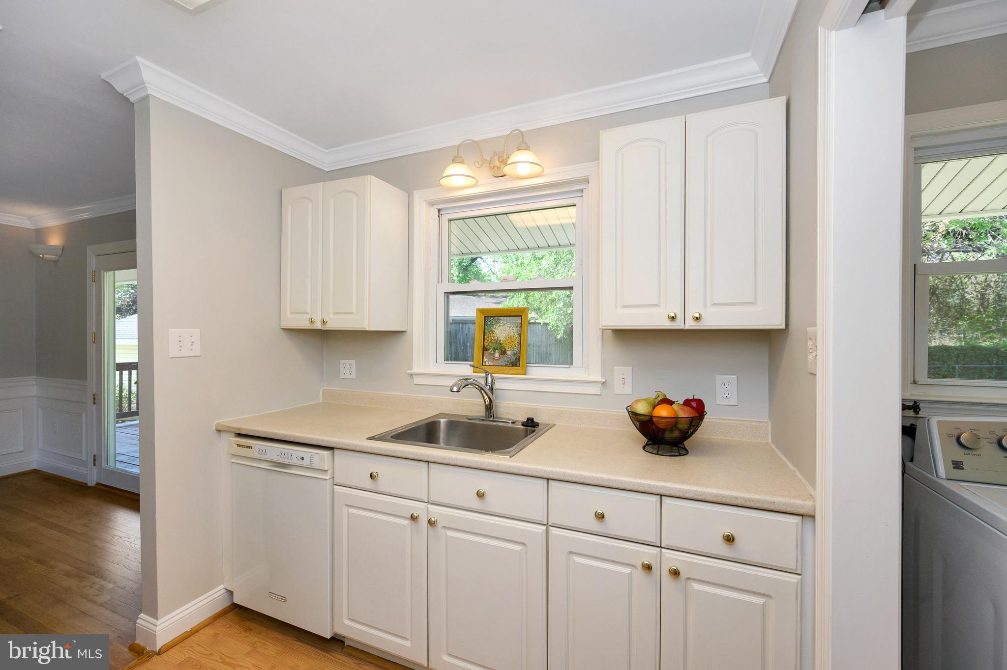909 Hopton Road Woodbridge, VA 22191 - Photo 13 of 50 Gallery Image 13