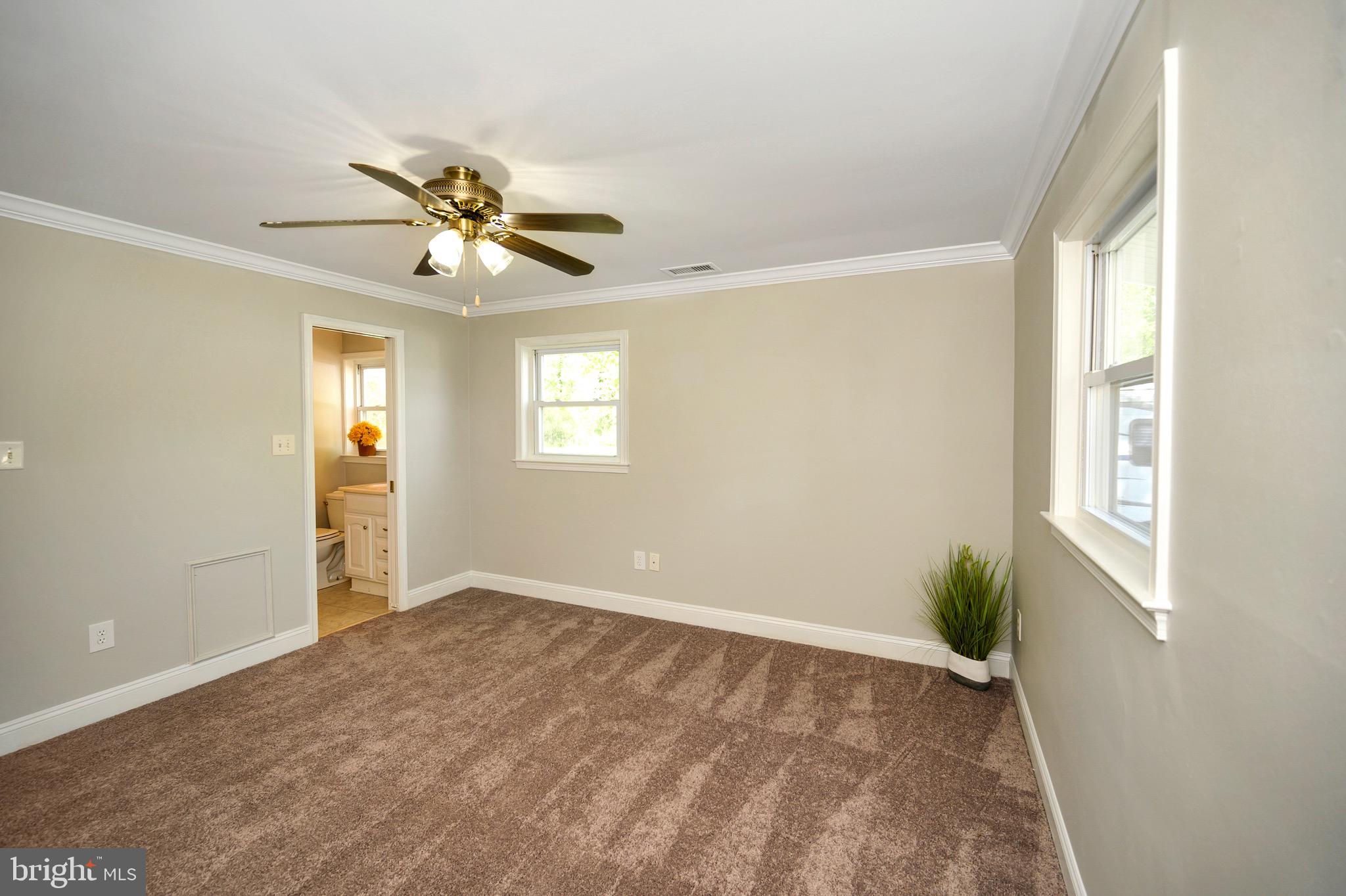 909 Hopton Road Woodbridge, VA 22191 - Photo 18 of 50 Gallery Image 18