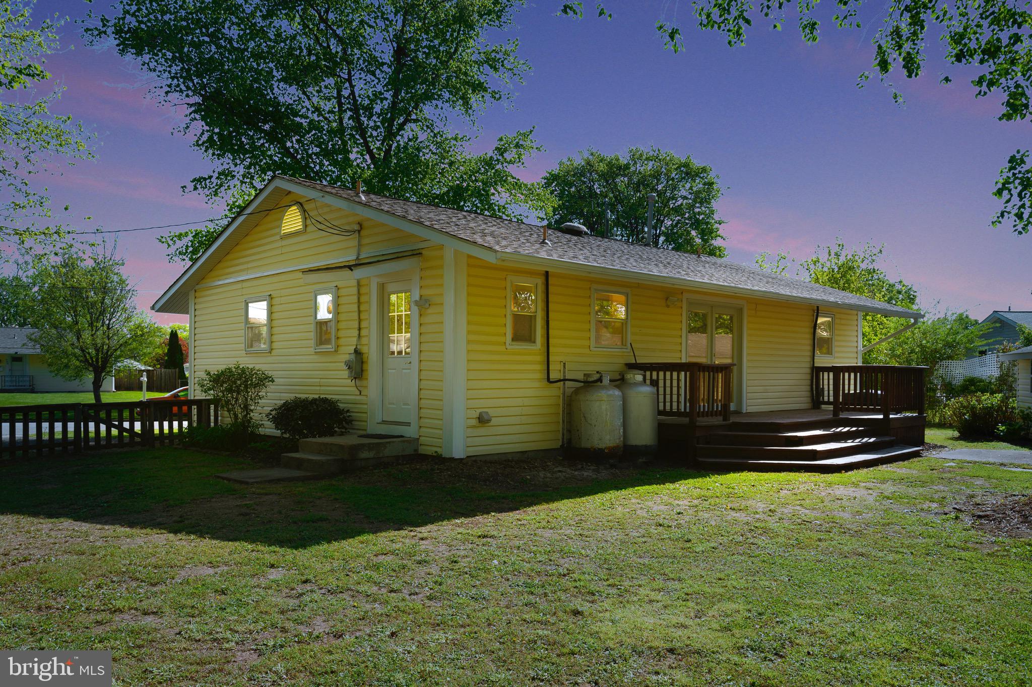 909 Hopton Road Woodbridge, VA 22191 - Photo 2 of 50 Gallery Image 2