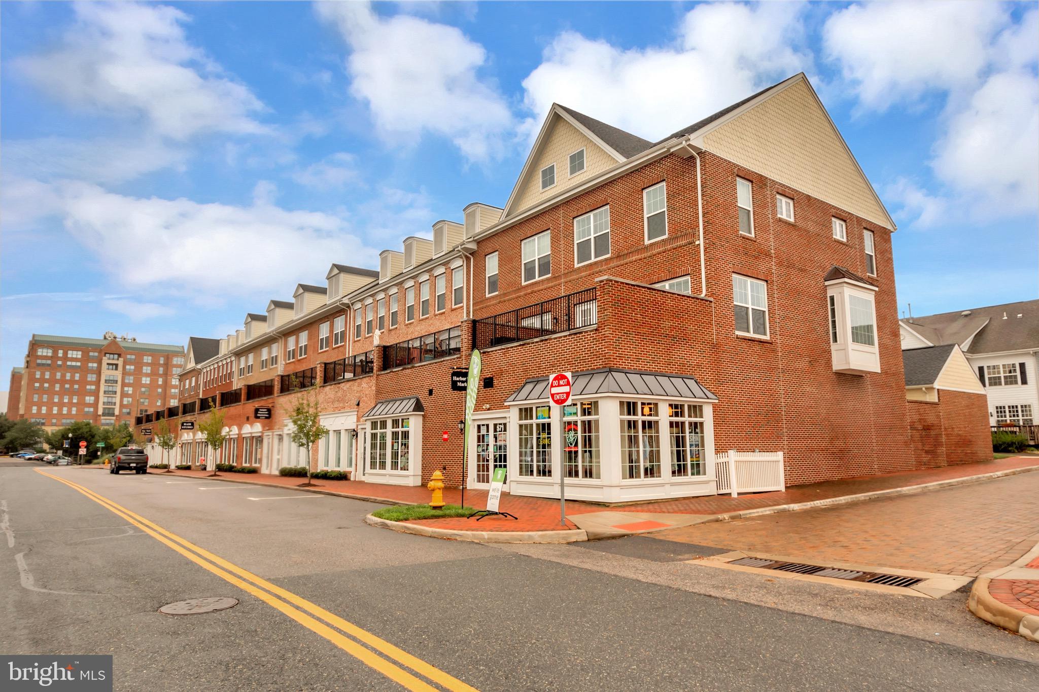 909 Hopton Road Woodbridge, VA 22191 - Photo 42 of 50 Gallery Image 42