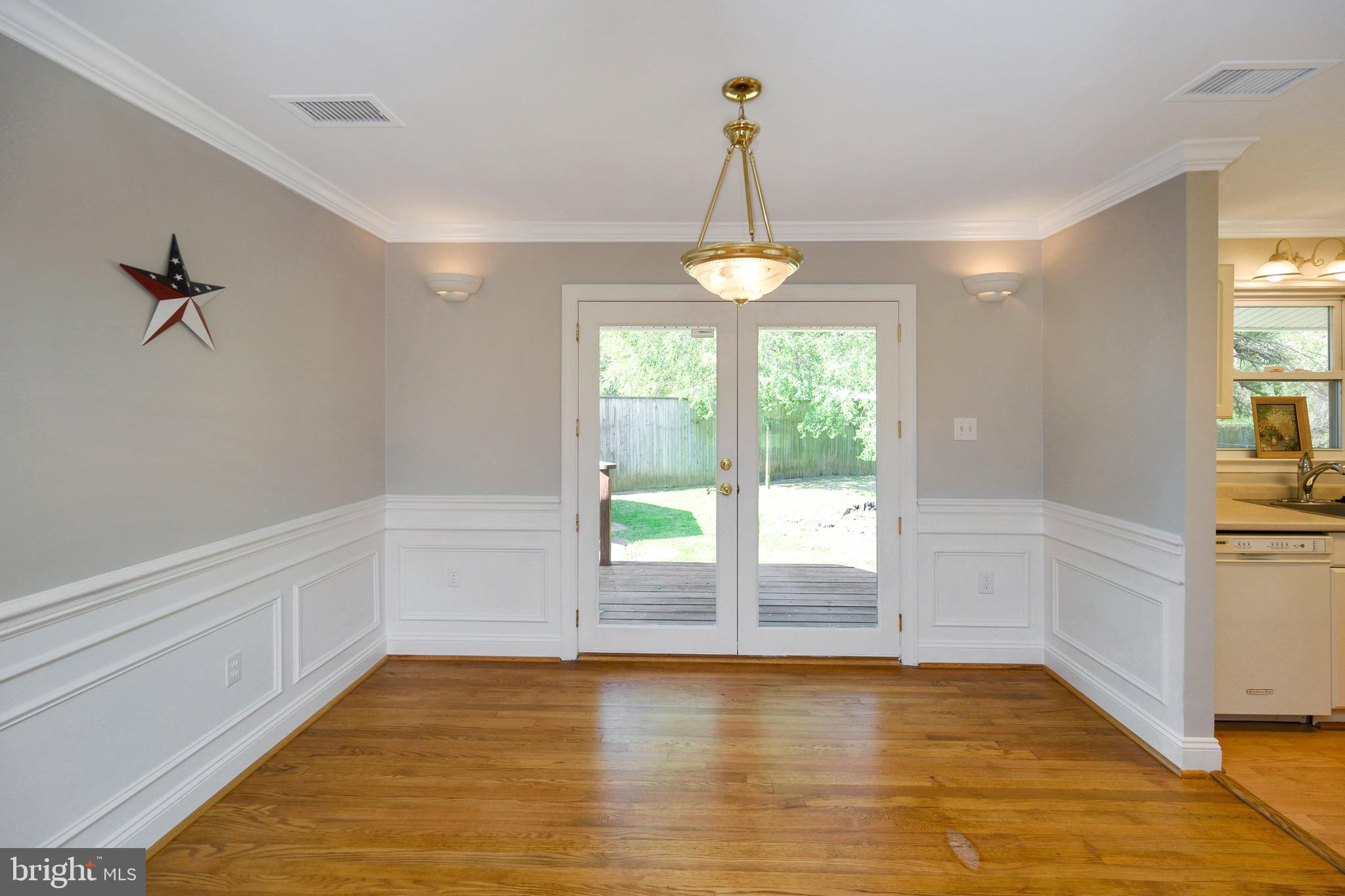 909 Hopton Road Woodbridge, VA 22191 - Photo 7 of 50 Gallery Image 7