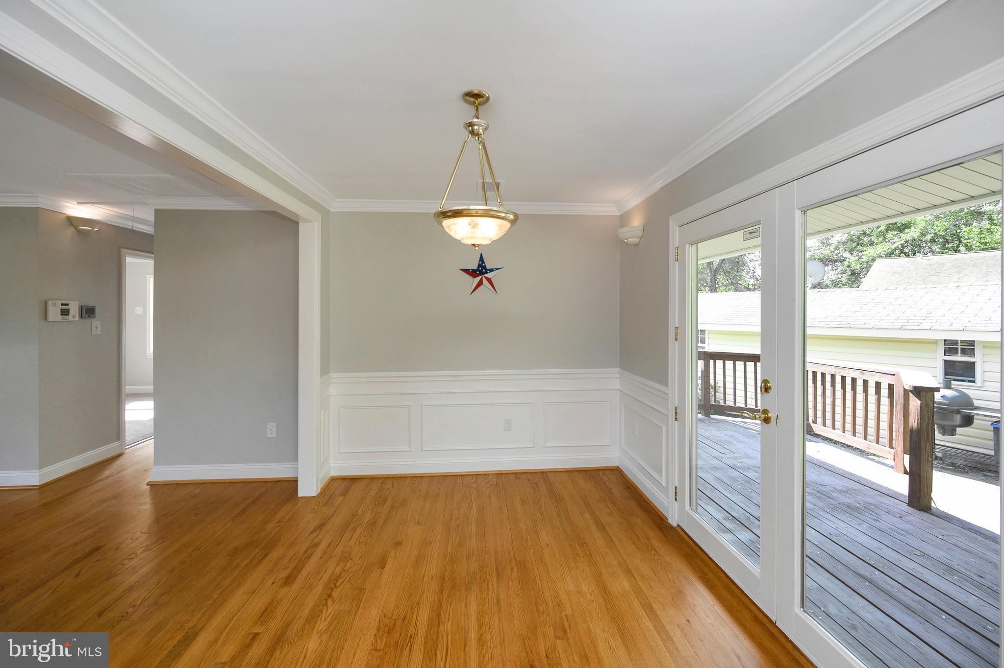 909 Hopton Road Woodbridge, VA 22191 - Photo 8 of 50 Gallery Image 8