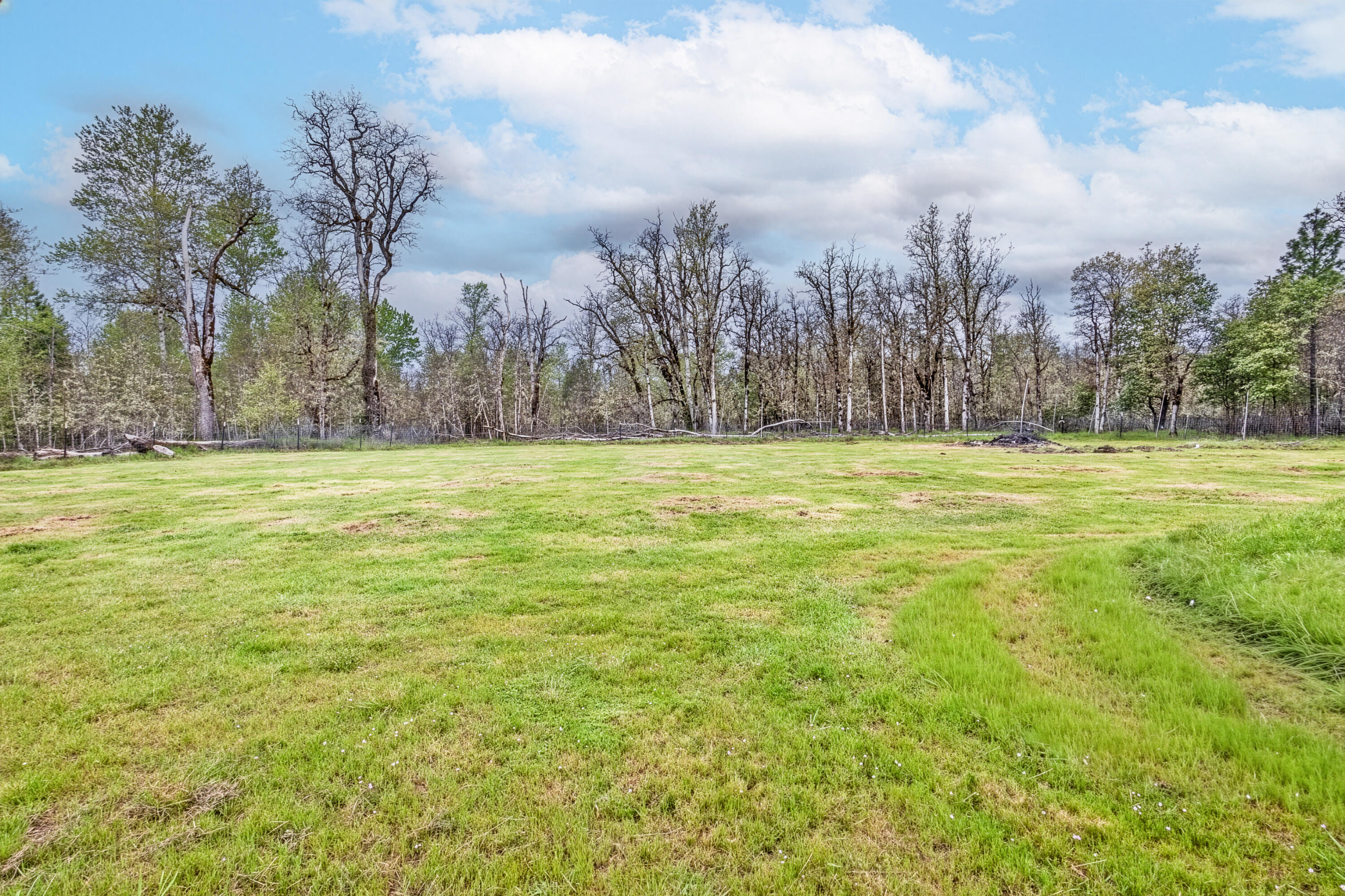 360 Lamont Way Cave Junction, OR 97523 - Photo 31 of 31
