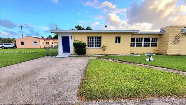 $2,500 | 720 Northeast 5th Street, Unit 11, Hallandale Beach, FL 33009