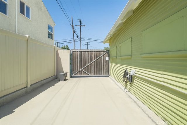 $989,000 | 4562 Lomita Street, Los Angeles, CA 90019