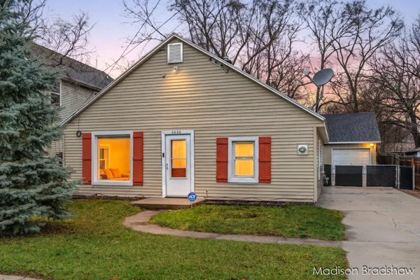 $229,900 | 2655 Longfellow Avenue Southwest, Wyoming, MI 49509