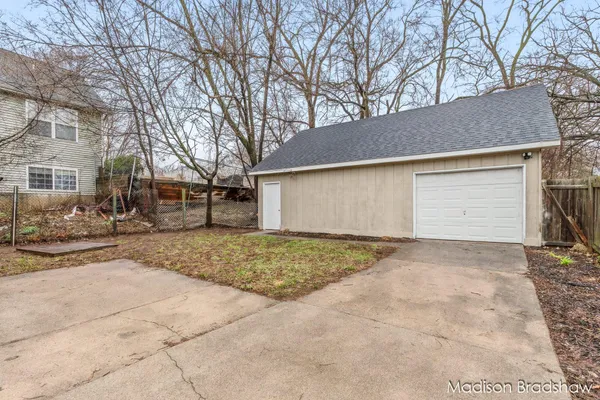 $229,900 | 2655 Longfellow Avenue Southwest, Wyoming, MI 49509