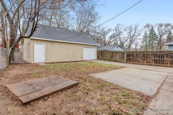 $229,900 | 2655 Longfellow Avenue Southwest, Wyoming, MI 49509