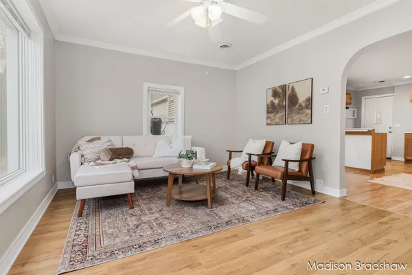 $229,900 | 2655 Longfellow Avenue Southwest, Wyoming, MI 49509