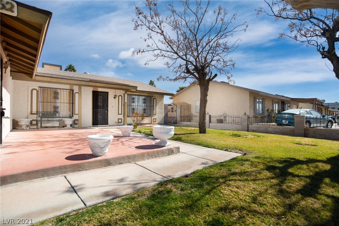 3652 Briarcliff Road Las Vegas, NV 89115 - Photo 4 of 28 Gallery Image 4