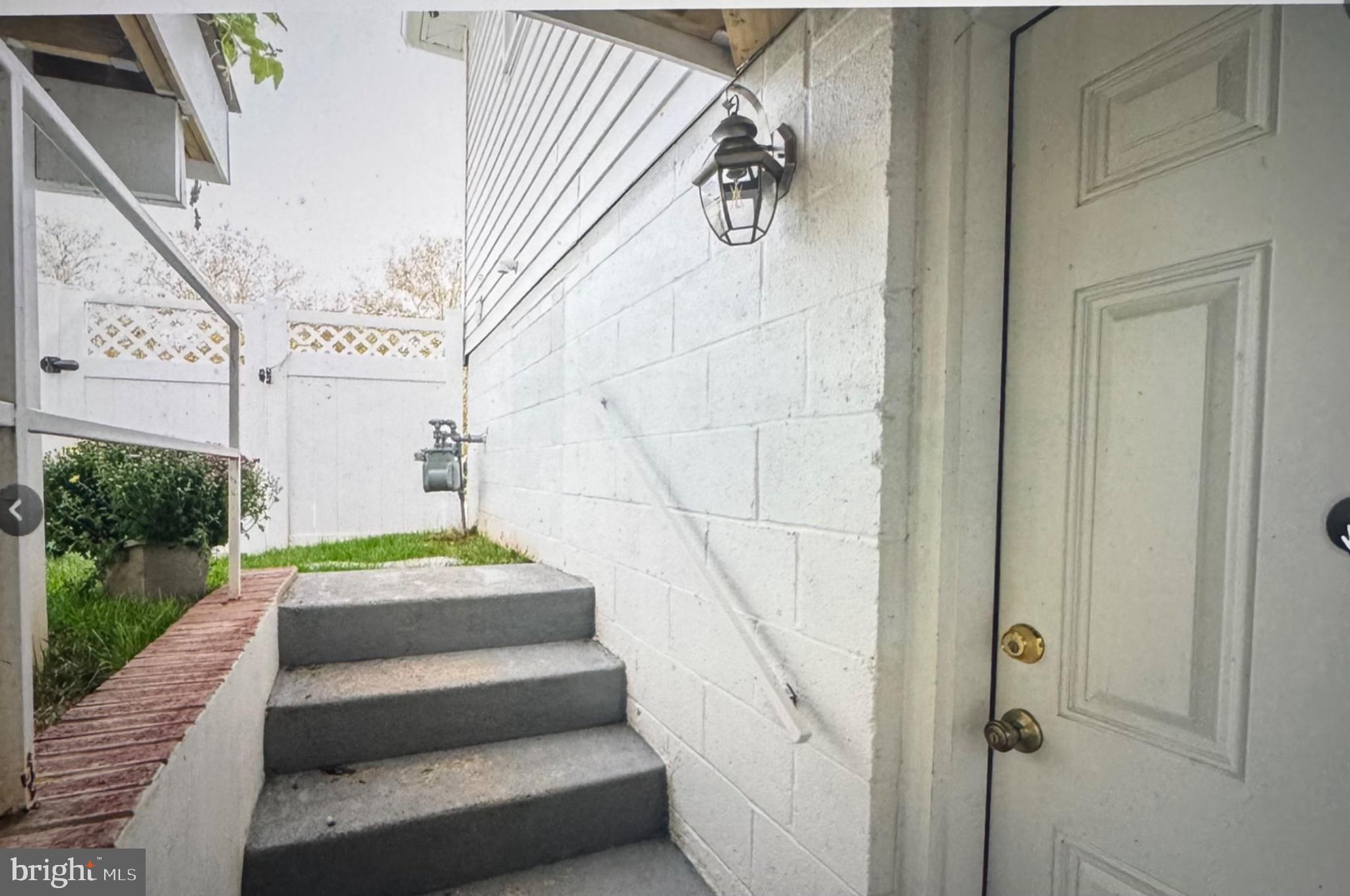 7605 Hayfield Road Alexandria, VA 22315 - Photo 9 of 12 Independent entrance