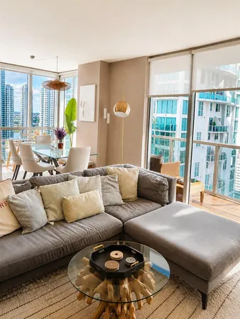 $4,900 | 55 Southeast 6th Street, Unit 3001, Miami, FL 33131