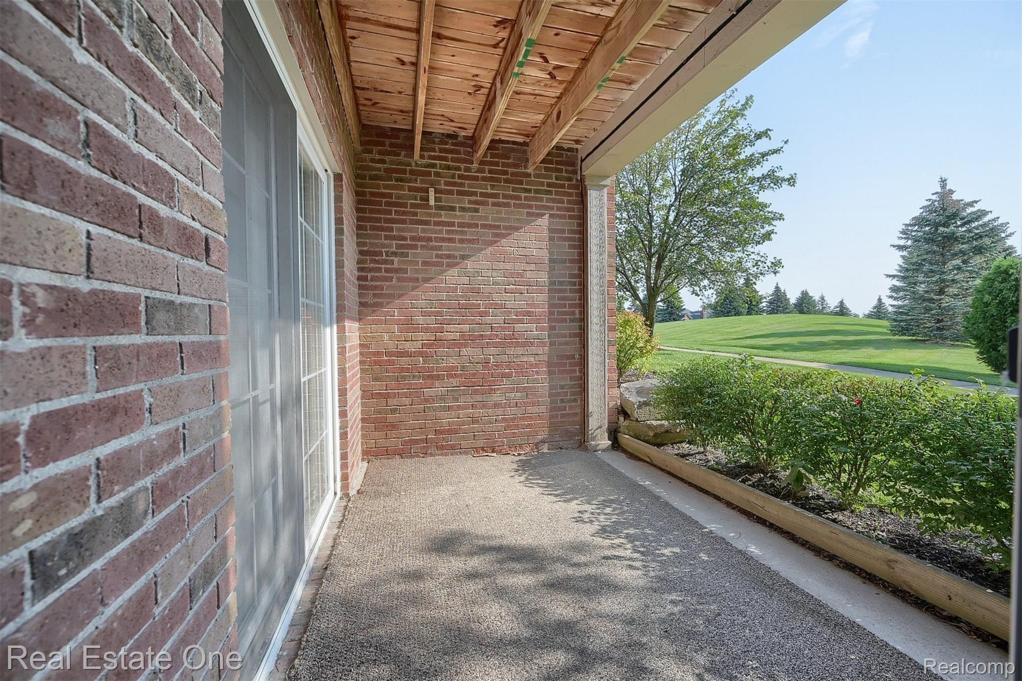 5353 Brookemonte Circle Rochester, MI 48306 - Photo 22 of 32 22-Patio-2nd-View.jpg