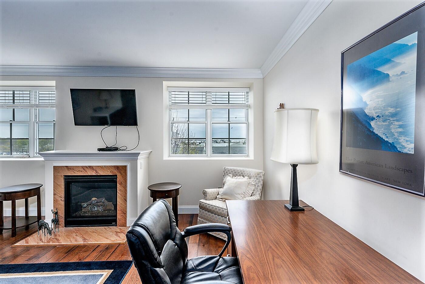 89 Lewis Bay Road, Unit 315 Hyannis, MA 02601 - Photo 17 of 40 livroom3