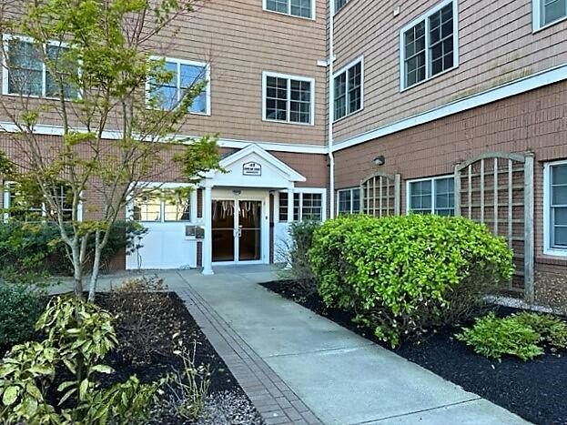 89 Lewis Bay Road, Unit 315 Hyannis, MA 02601 - Photo 3 of 40 IMG_0238