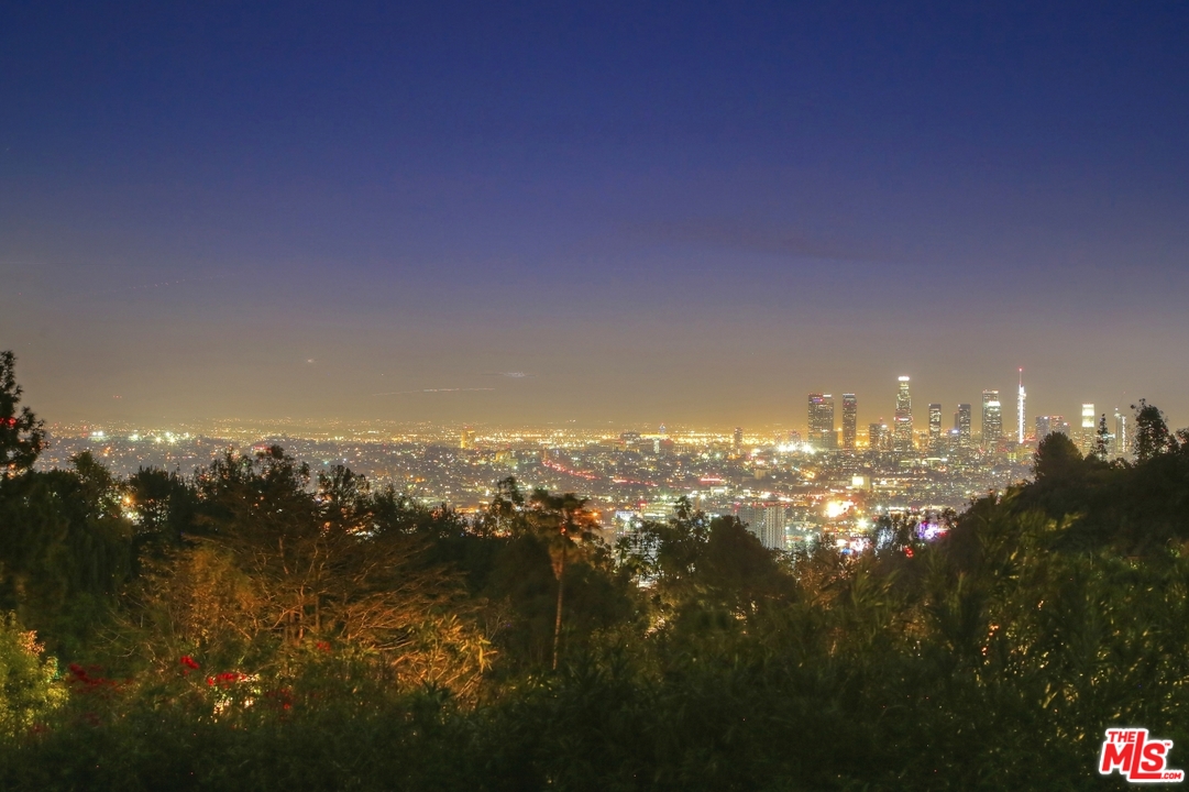 7229 Senalda Road Los Angeles, CA 90068 - Photo 15 of 46