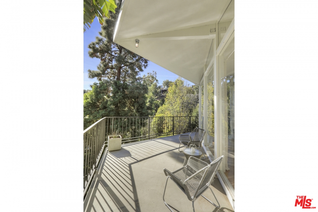 7229 Senalda Road Los Angeles, CA 90068 - Photo 17 of 46