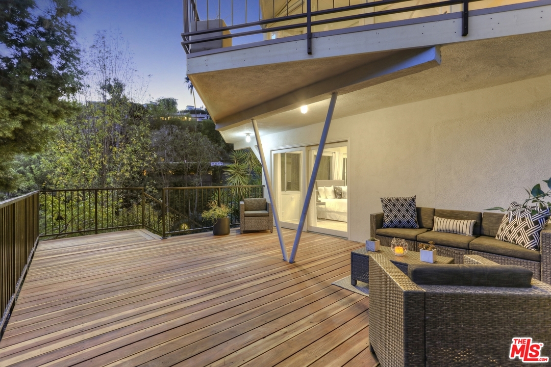 7229 Senalda Road Los Angeles, CA 90068 - Photo 32 of 46