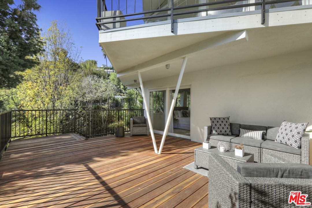 7229 Senalda Road Los Angeles, CA 90068 - Photo 34 of 46