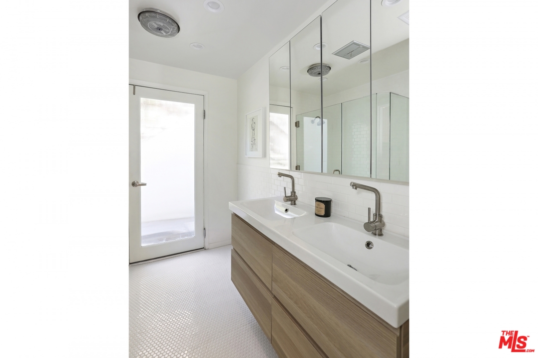 7229 Senalda Road Los Angeles, CA 90068 - Photo 38 of 46