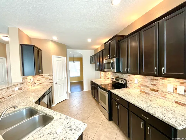 $1,995 | 12114 Sugarberry Way, San Antonio, TX 78253